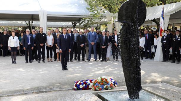 Fransiyaning poytaxti Parijda terror qurbonlari yodga olindi