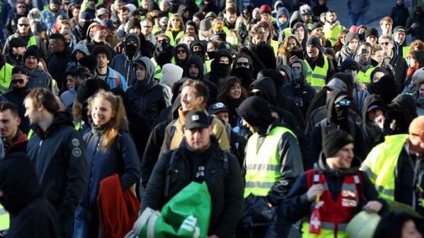 Belgique : manifestation des gilets jaunes en soutien au mouvement de contestation en France