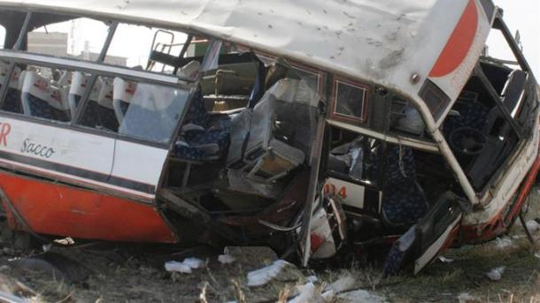 Colisão entre autocarros faz 45 mortos no Zimbabué