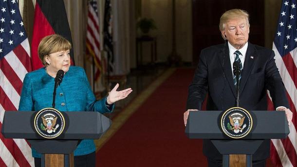 Merkel, Trump ile telefonda görüştü.jpg