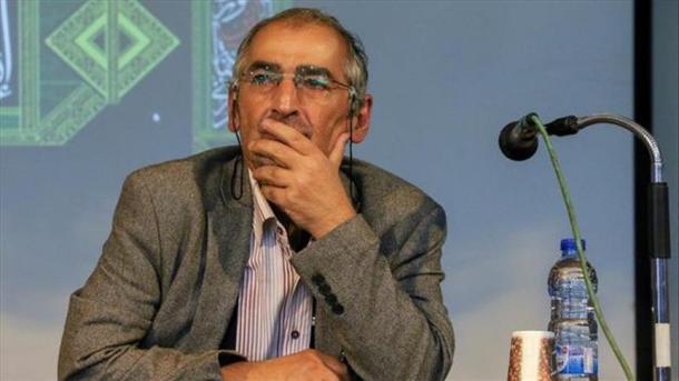 صادق زیباکلام به 18 ماه زندان محکوم شد