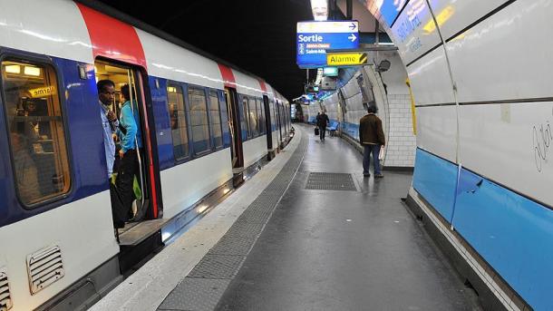 Olujne padavine u Parizu: Metro stanice osvanule pod vodom