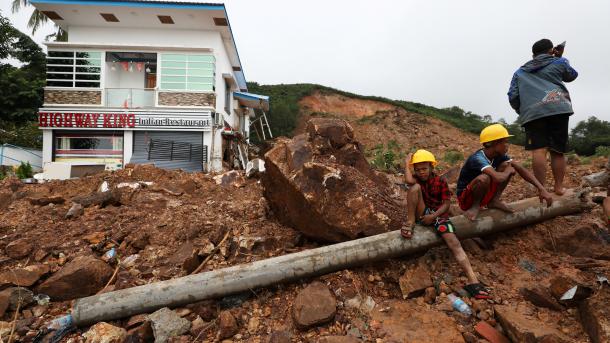 myanmar toprak kaymasi1.jpg