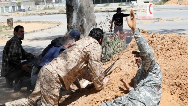 Libi – Numri i të vrarëve në përleshjet e jetuara në Tripoli doli në 220 | TRT  Shqip