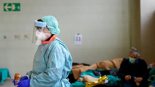 Pandemija korone nastavlja da izaziva smrt širom svijeta, samo u Italiji preminulo 5476 osoba