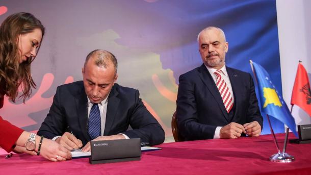 Arnavutluk Kosova toplantı 2.jpg