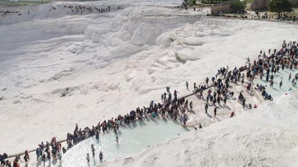Mbi 1 milion turistë në Pamukala gjatë periudhës qershor-gusht 2019
