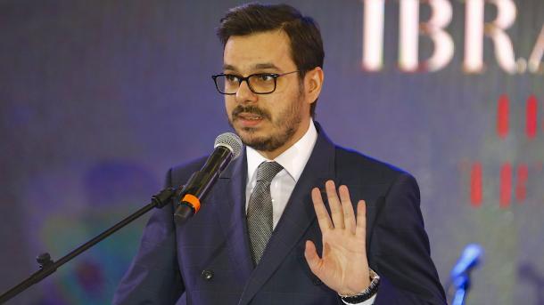 بىتەرەپ ئەمەس، بەلكى تەڭپۇڭ خەۋەرچىلىكنى قوللايمىز