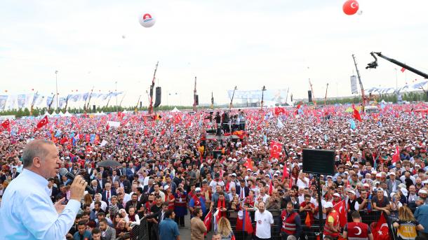 Erdogan na predizbornom mitingu u Istanbulu: Mi smo simbol mira i prosperiteta