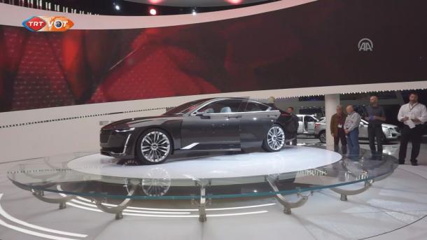 ShBA - 1000 modele të reja në panairin e automobilave në Los Angeles