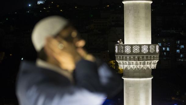 Se recitan oraciones de ‘sela’ en 90.000 mezquitas de toda Turquía