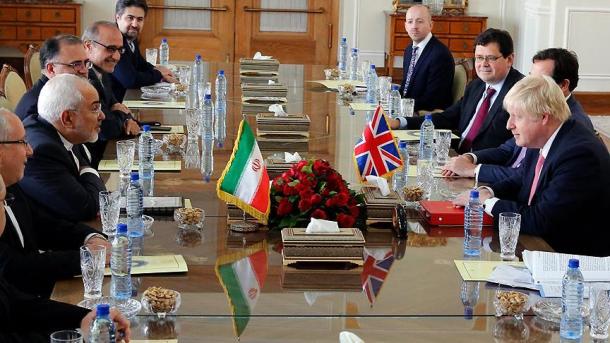 Britaniýanyň Daşary işler ministri Eýranda saparda boldy
