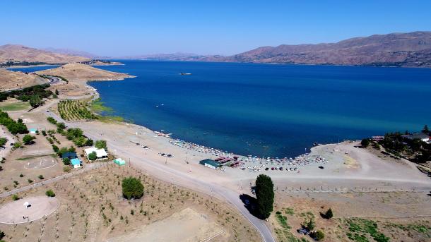 الازیغ شهریندکی خزر گؤلو یئرلی و خاریجی توریستلرین دقت مرکزیندهدیر