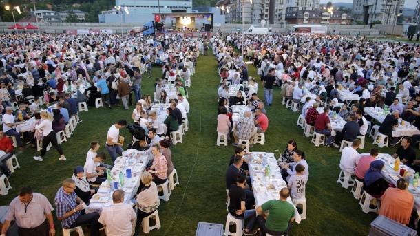 Iftar za 6.000 ljudi u Kaknju