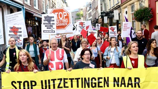 【オランダ】 アフガン難民の送還に対する抗議デモ