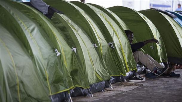 Neregularni migranti bit će evakuirani iz privremenih kampova u Parizu