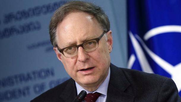 NATO-ja akuzon Rusinë se ka komplikuar zgjidhjen e konfliktit sirian