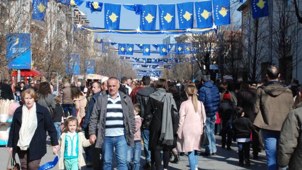 bağımsız kosova 9 yaşında.jpg