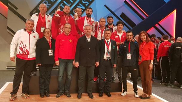 Agyr atletikaçylar Gruziýadan 14 medal bilen gaýdyp geldiler