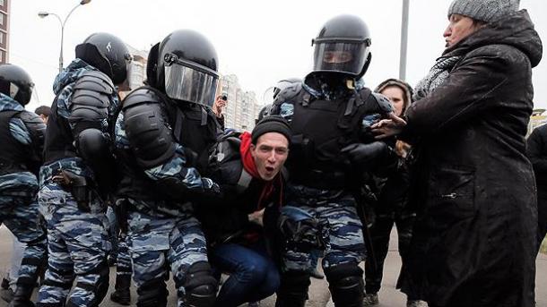 На акции протеста против президента Путина в Москве задержаны 380 человек