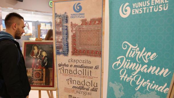 Prishtina mirëpret ekspozitën “Gjuha e motiveve të Anadollit”