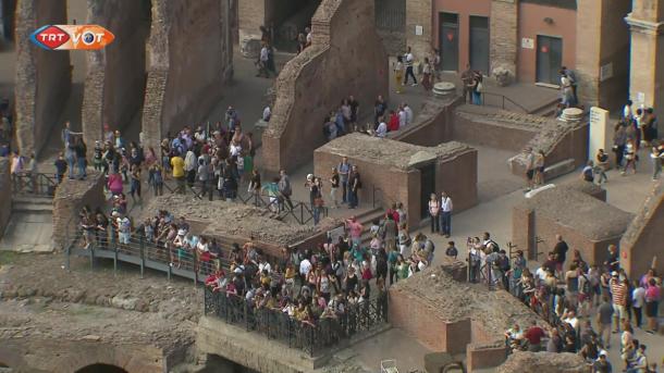 Colosseo aperto «loggione» dove un tempo sedevano i più poveri, i plebei