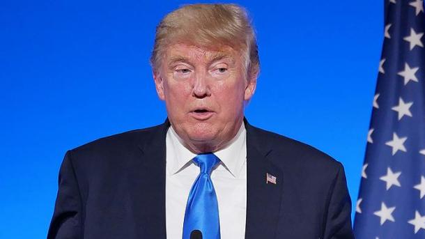 Donald Trump elnöki rendeletet írt alá az egészségbiztosítási törvény módosításairól