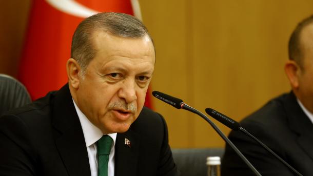 Erdogan: " Narod će donijeti konačnu odluku u vezi ustavnih promjena "