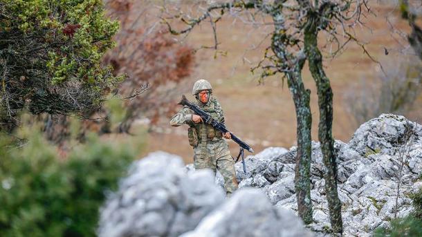 Operacione antiterror - Një ushtar turk bie dëshmor dhe një tjetër mbetet i plagosur