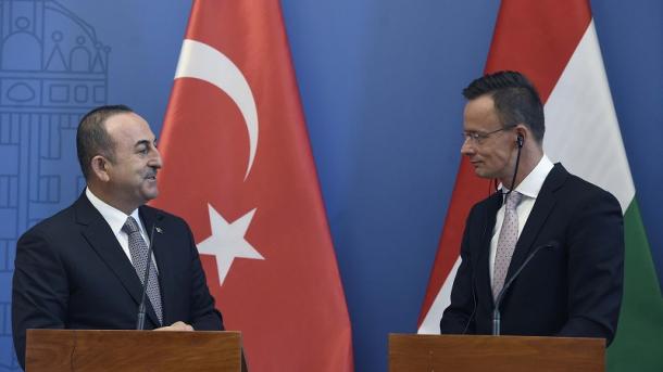Çavusoglu reagoi ndaj kritikave të BE-së kundrejt Turqisë dhe Hungarisë