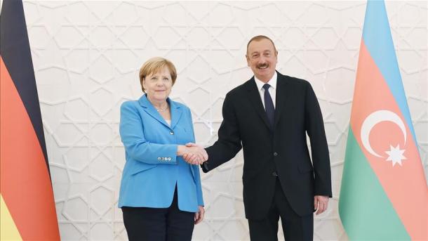 Aliyev Merkelne qabul itte