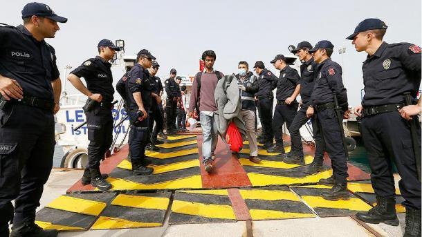 یونان 60 پناهجو ی دیگر را به ترکیه بازگرداند