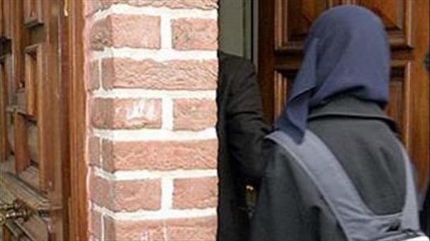 Muçulmanas na faculdade do Quênia impedidas de usar hijab