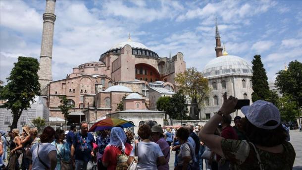 Numri i turistëve gjatë korrikut shënoi rritje me 16,67 për qind