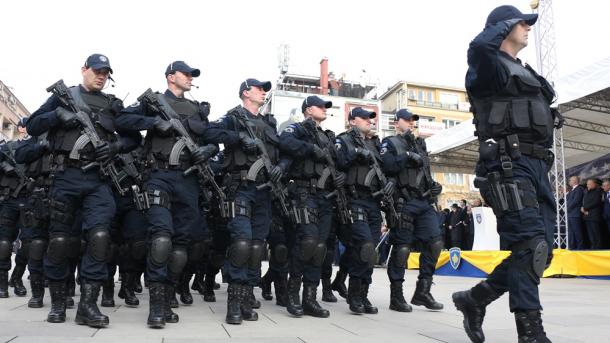 kosova-nın bağımsızlığının 10. yılı etkinlikleri_geçit töreni_güvenlik güçleri.jpg
