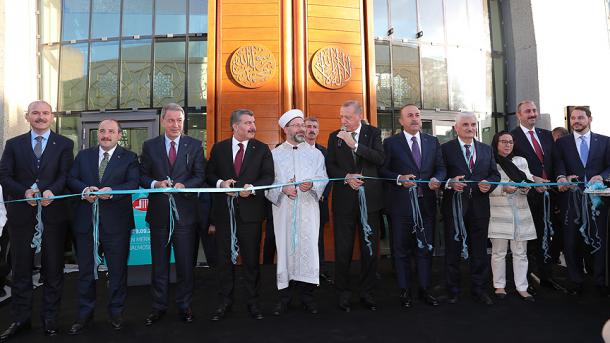 اردوغان يبدي رد فعله على التمييز بين التنظيمات الارهابية TRT Arabic اردوغان يبدي رد فعله على التمييز بين التنظيمات الارهابية TRT Arabic