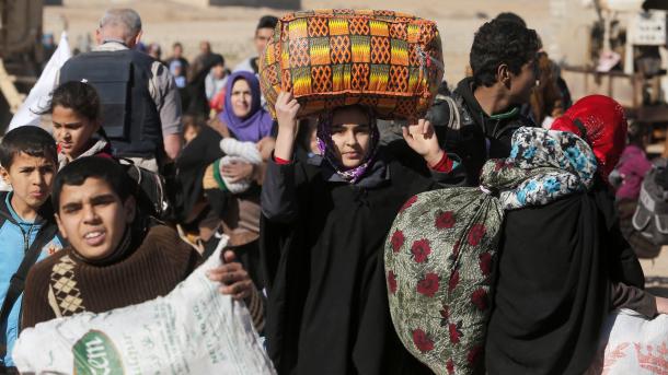 شمار آوارگان غرب موصل به بیش از نیم میلیون نفر رسید
