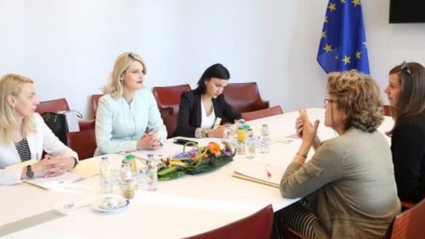 UNDP Ulurike Richaldson_Kosova_Dhurata Hoxha_MSA.jpg