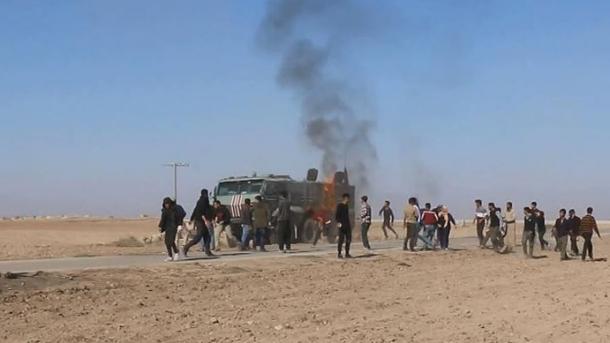Террористы YPG/PKK напали на российский бронетранспортер в ходе турецко-российского патрулирования