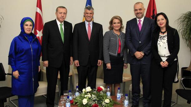 Recep Tayyip Erdoğan_Hashim Thaçi_Edi Rama ve eşleri.jpg