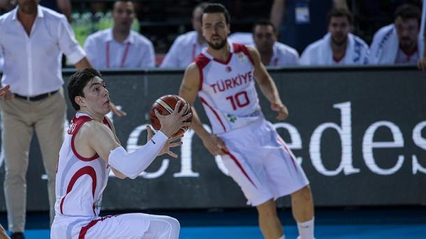 Türkiýäniň basketbol komandasy şu gün Şwesiýa bilen duşuşar