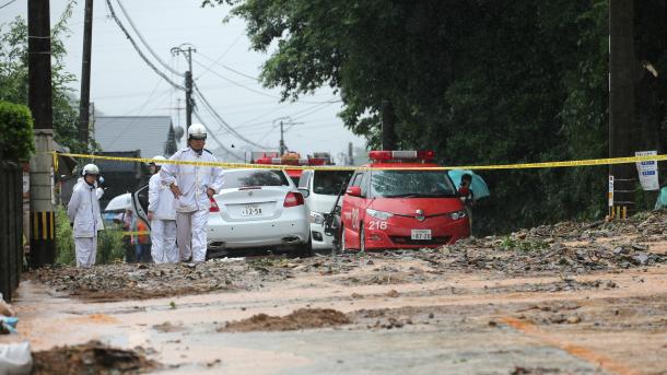 Mais de 60 mortos e muitos outros desapareceram pelas chuvas torrenciais no Japão