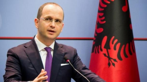 Arnavutluk Disisleri Bakani Ditmir Bushati.jpg