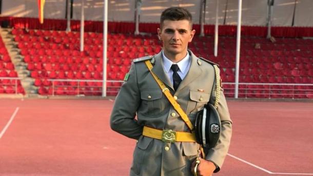 Studenti shqiptar shpallet më i miri i shkollës së ushtrisë në Ankara