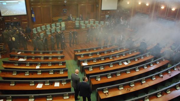 O’Connell: Është koha për dialog serioz, dhuna dëmton Kosovën