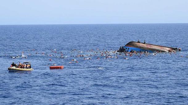 В водах Средиземного моря затонуло судно с мигрантами