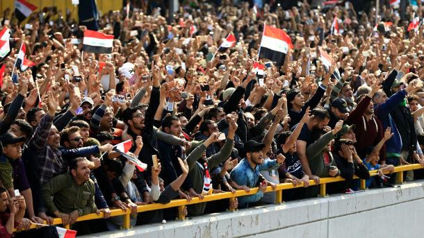 ئىراق نامايىشلاردا ھەقىقىي ئوق ئىشلىتىدۇ