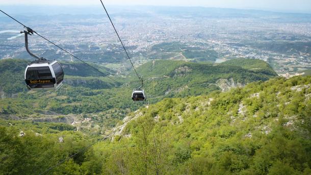 14 gjëra që një i huaj ju këshillon të përjetoni në Tiranë
