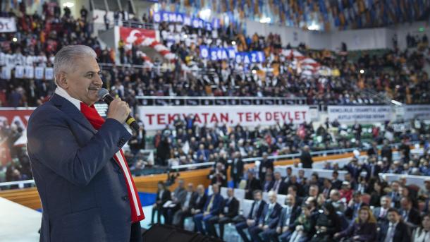 Yıldırım kündigt Prototyp des einheimischen Autos für 2019 an
