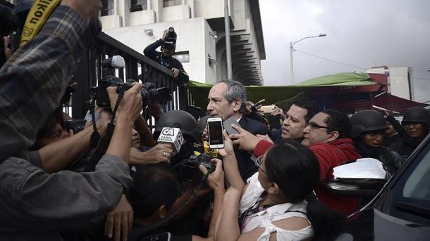 Ex-Presidente da Guatemala é posto em liberdade provisória